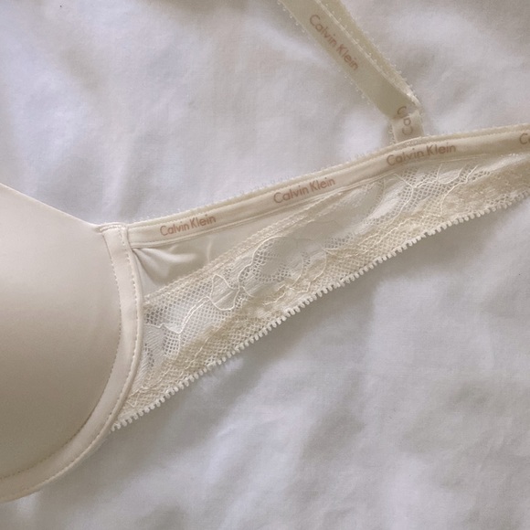 Calvin Klein Bra - Picture 3 of 7